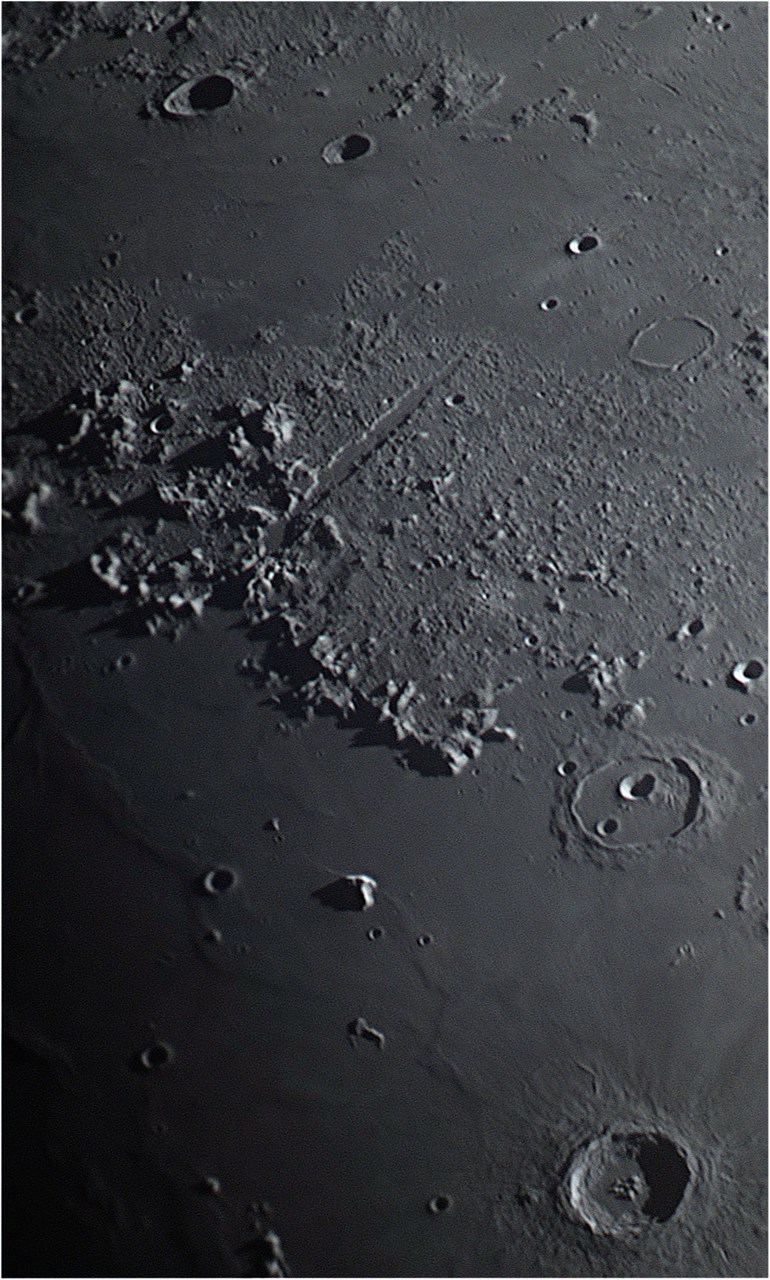 moon_182019_lapl4_ap623.jpg